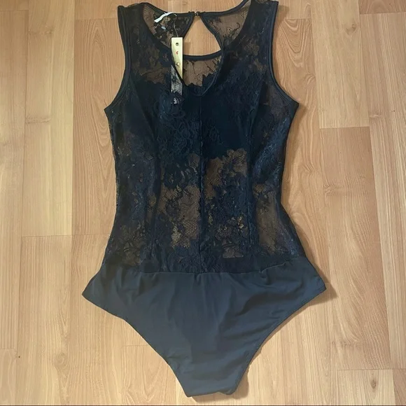 💗LOVE NATION💗-BLACK LACE BODYSUIT - Picture 2 of 10